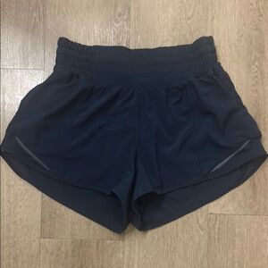 Lululemon Hotty Hot High-Rise Shorts 2.5 in